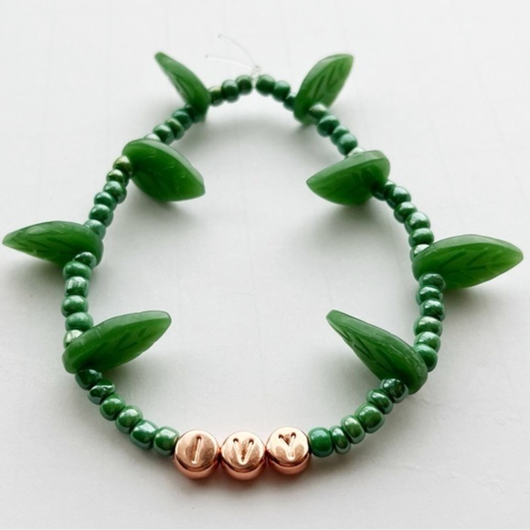 Taylor Swift Eras Tour Friendship Bracelet Ivy Evermore with leaf beads - Picture 1 of 2